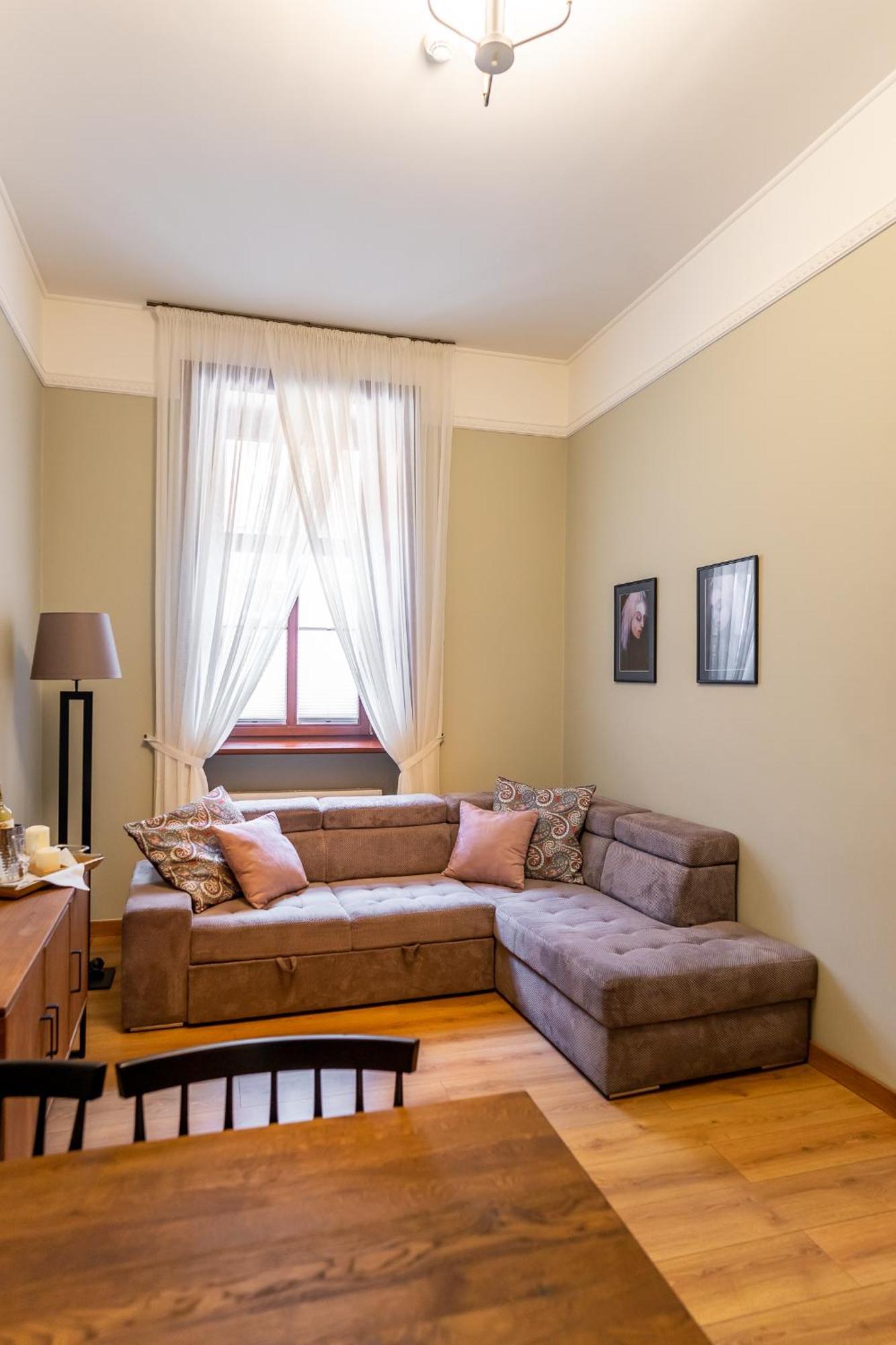 Old Town Ac Apartments Main Raiway Station Краков Экстерьер фото